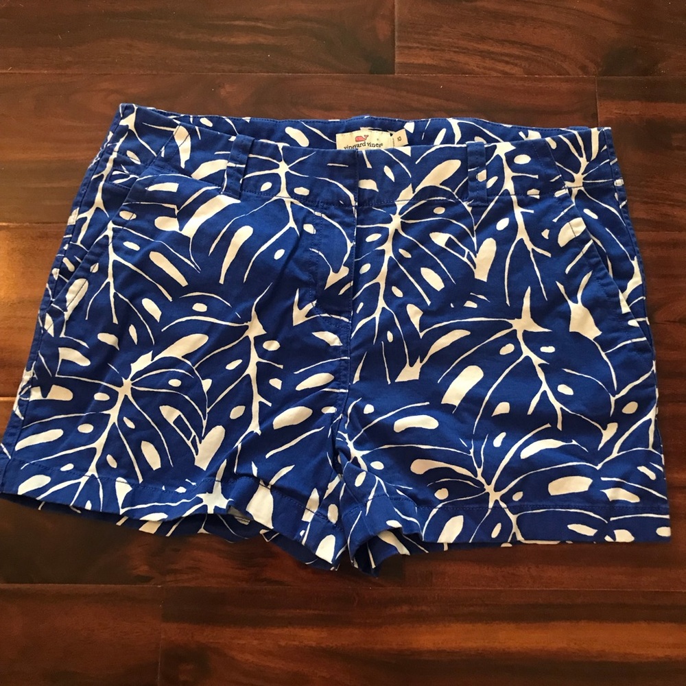 Vineyard Vines Blue Leaf print shorts EUC